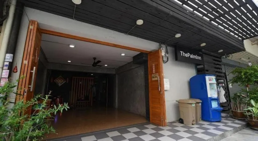 OYO 935 The Palm Apartment