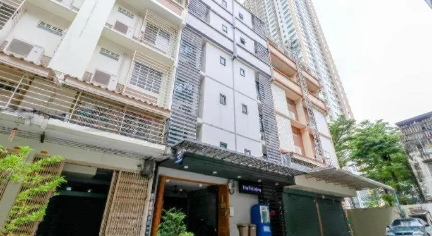 OYO 935 The Palm Apartment