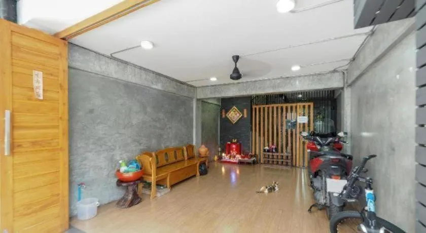 OYO 935 The Palm Apartment