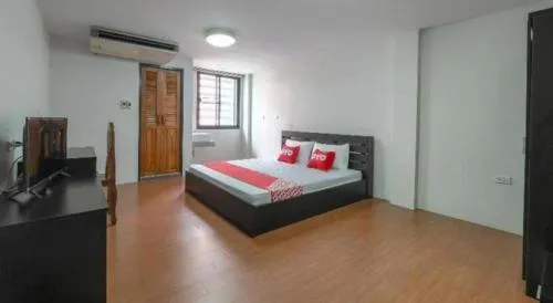 OYO 935 The Palm Apartment