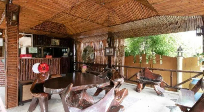 CAPITAL O961 Baan Dow Chompoo Resort