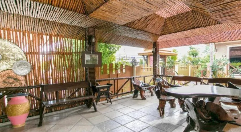 CAPITAL O961 Baan Dow Chompoo Resort