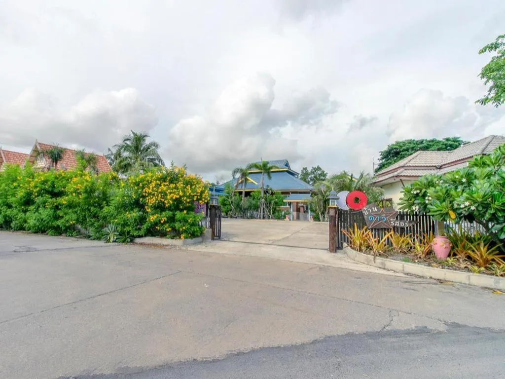 CAPITAL O961 Baan Dow Chompoo Resort