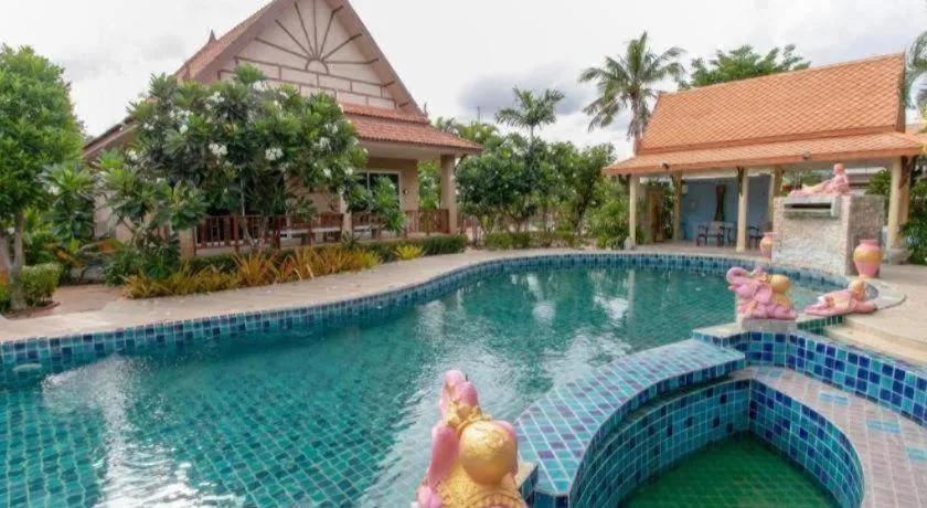 CAPITAL O961 Baan Dow Chompoo Resort