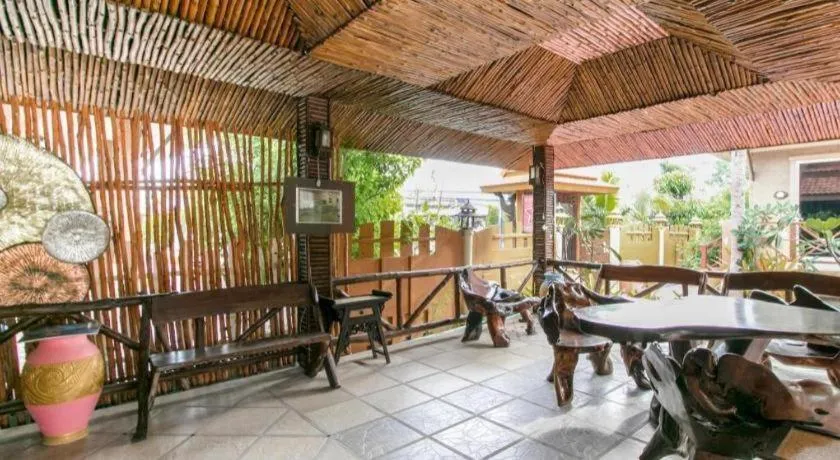 CAPITAL O961 Baan Dow Chompoo Resort