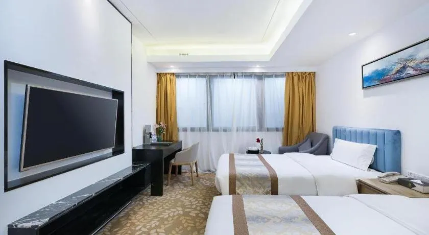 Bed in Golden Central Hotel Shenzhen