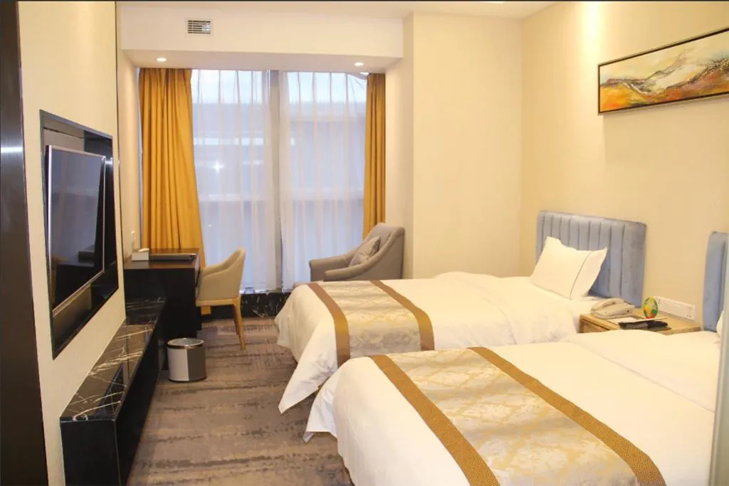 Bed in Golden Central Hotel Shenzhen