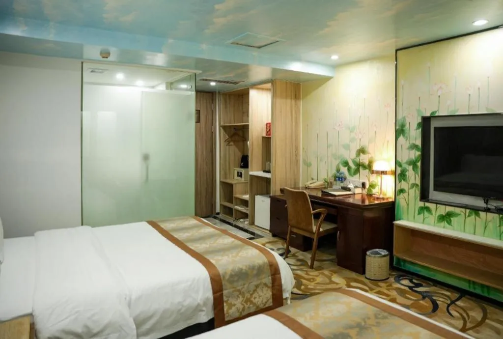 Bed in Golden Central Hotel Shenzhen