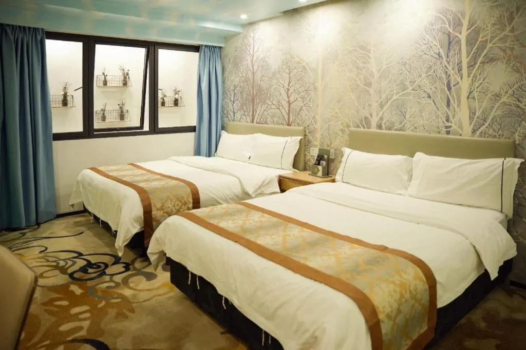 Bed in Golden Central Hotel Shenzhen