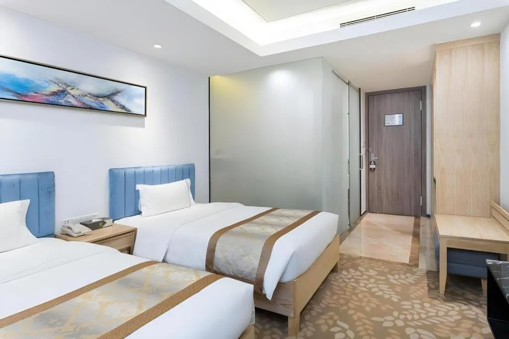 Bed in Golden Central Hotel Shenzhen