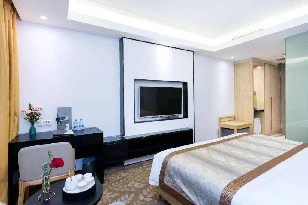 Bed in Golden Central Hotel Shenzhen