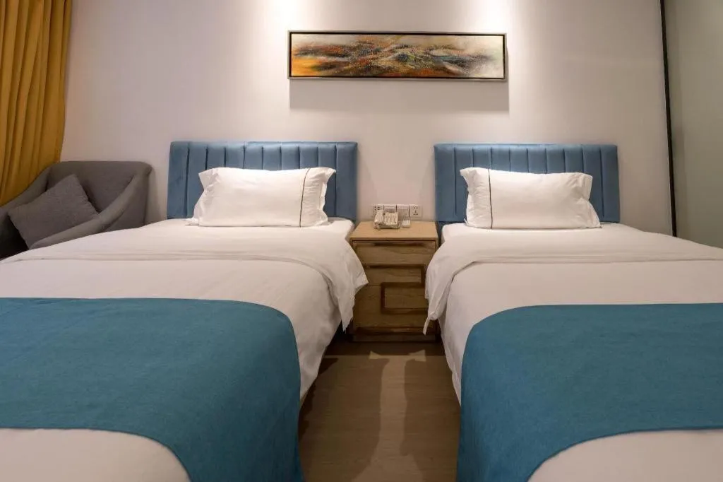 Bed in Golden Central Hotel Shenzhen