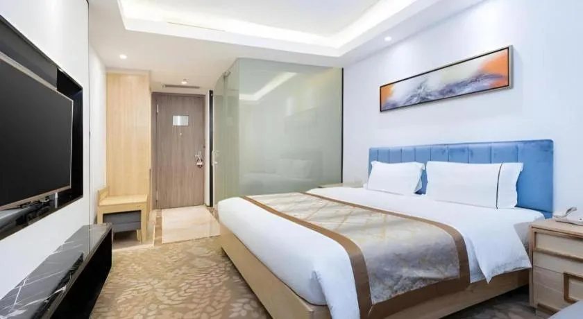Bed in Golden Central Hotel Shenzhen
