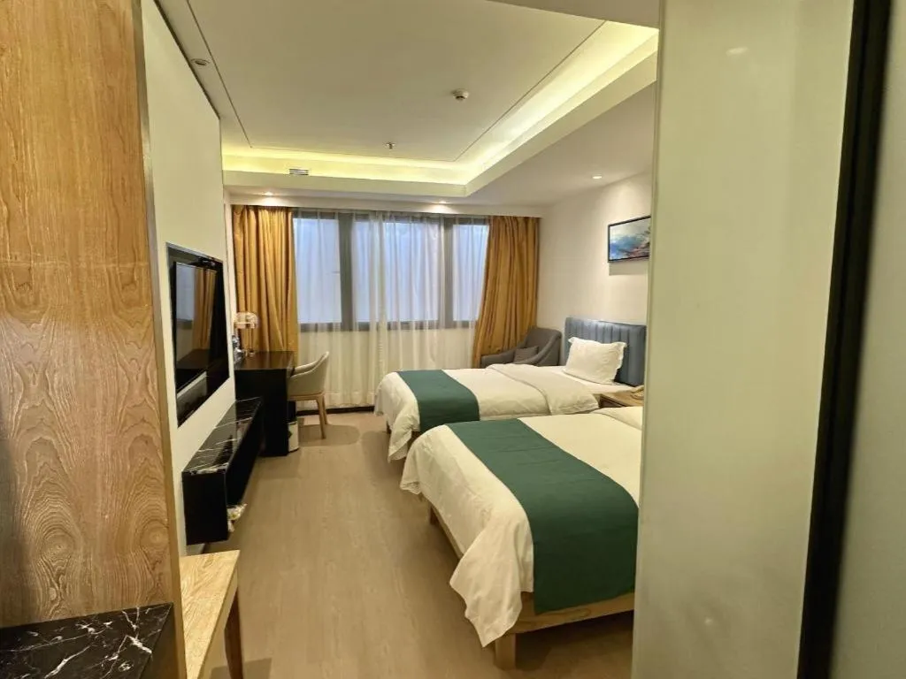 Bed in Golden Central Hotel Shenzhen