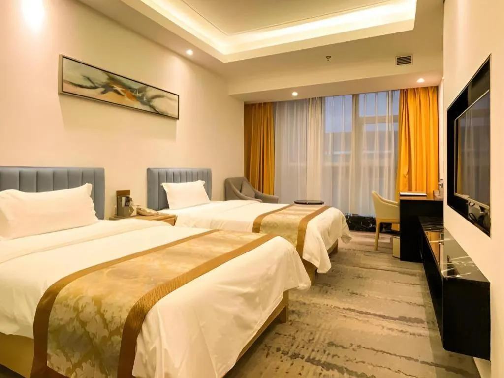Bed in Golden Central Hotel Shenzhen