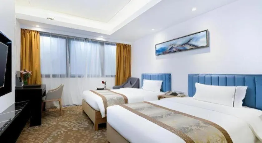 Bed in Golden Central Hotel Shenzhen