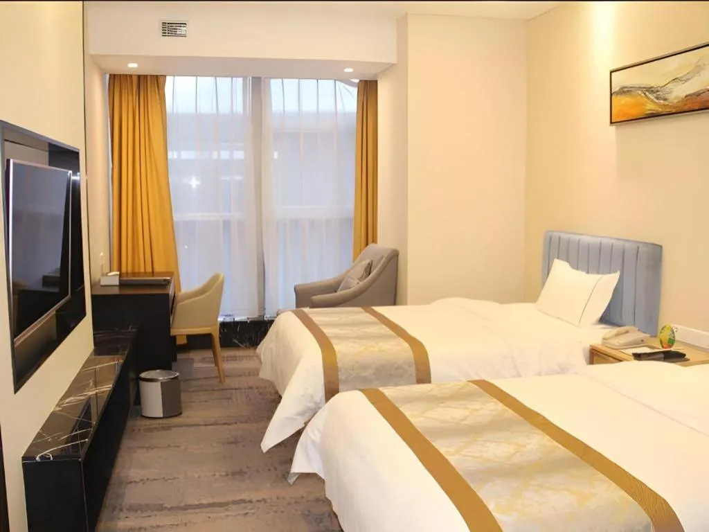 Bed in Golden Central Hotel Shenzhen