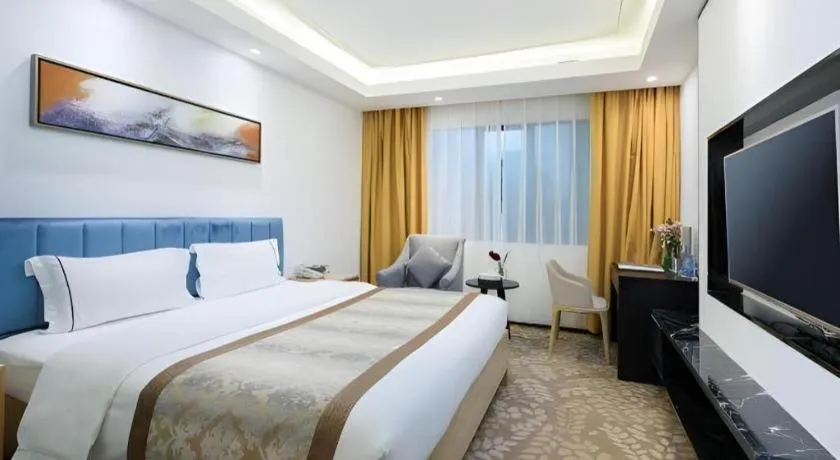 Bed in Golden Central Hotel Shenzhen