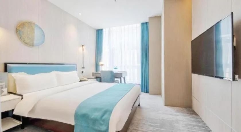 Bed in Golden Central Hotel Shenzhen