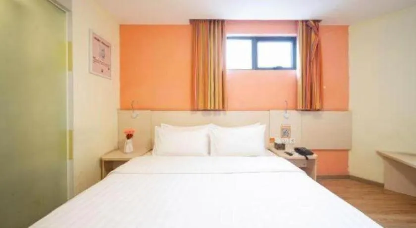 Bed in 7 Days Inn Huizhou Daya Bay Wanda Plaza