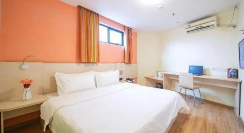 Bed in 7 Days Inn Huizhou Daya Bay Wanda Plaza