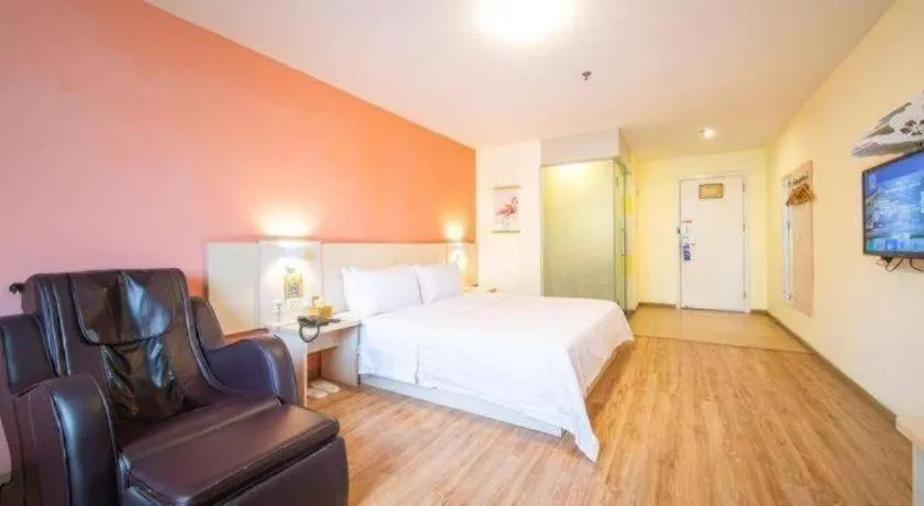 Bed in 7 Days Inn Huizhou Daya Bay Wanda Plaza