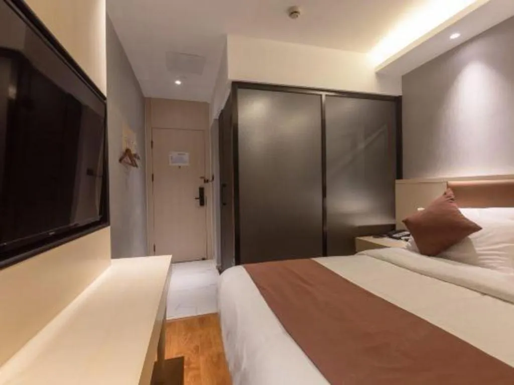 Bed in Gya Hotel Shanghai Long Distance Passenger Terminal Station