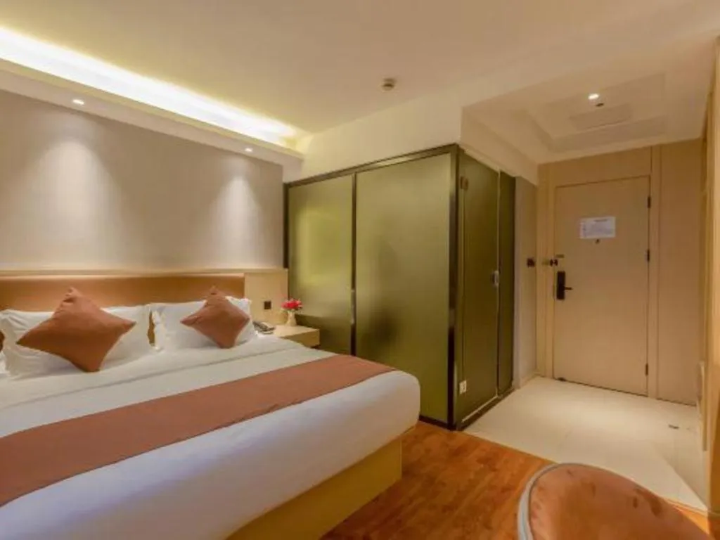 Bed in Gya Hotel Shanghai Long Distance Passenger Terminal Station