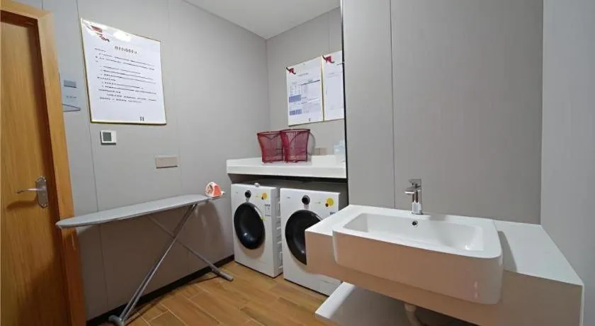 Borrman Hotel Zhaoqing Sihui Tianguangxu Jade City