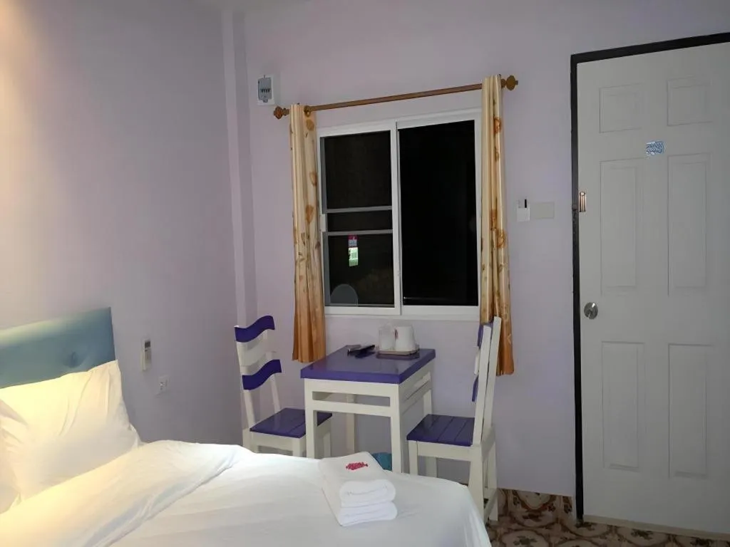 Bed in Wattana Hill Resort