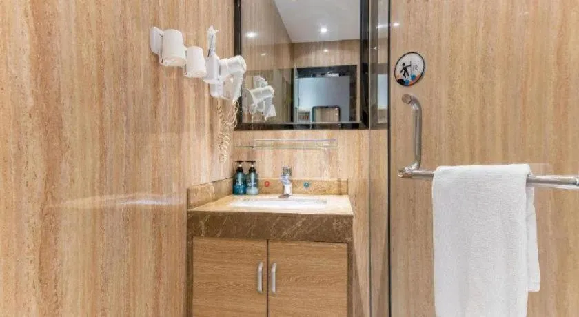 7 Days Premium·Guangzhou Dongxiaonan Subway Station