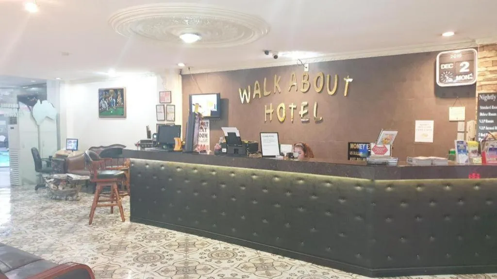Walk Around Hotel