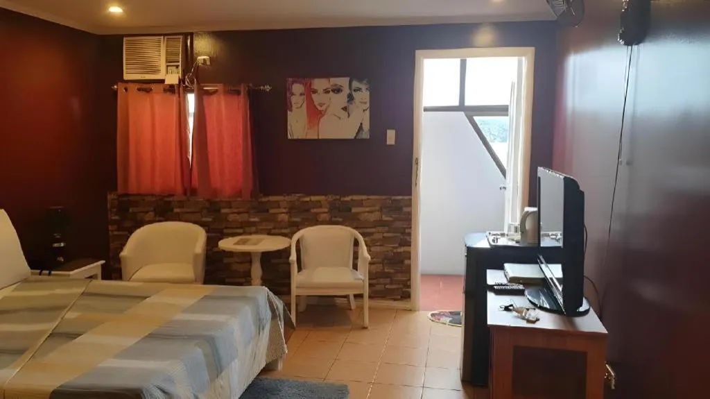 Bed in Walk Around Hotel