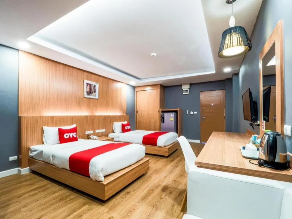 Bed in OYO 1126 Curve Boutique Pattaya