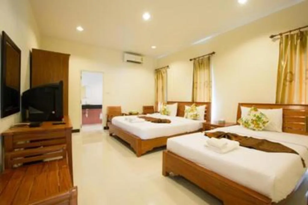 Bed in Kiang Talay Resort