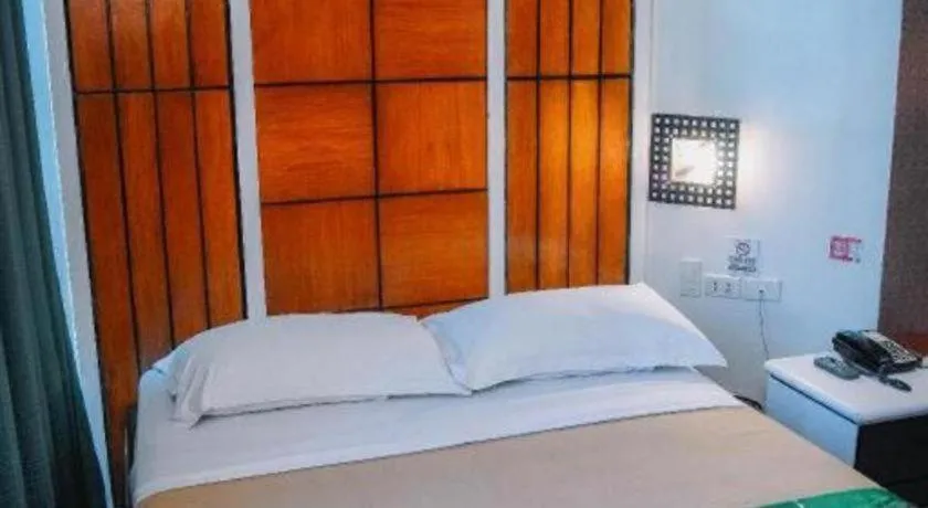 Bed in Marcian Business Hotel