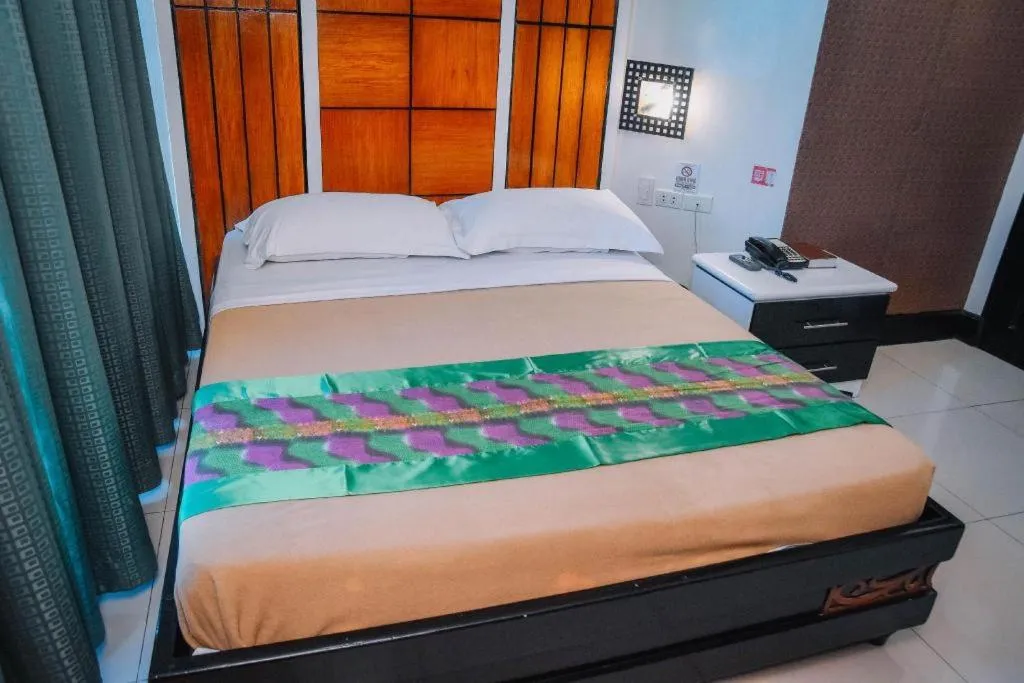 Bed in Marcian Business Hotel