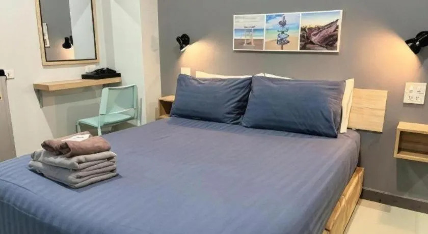 Bed in The Hub Hotel Surin