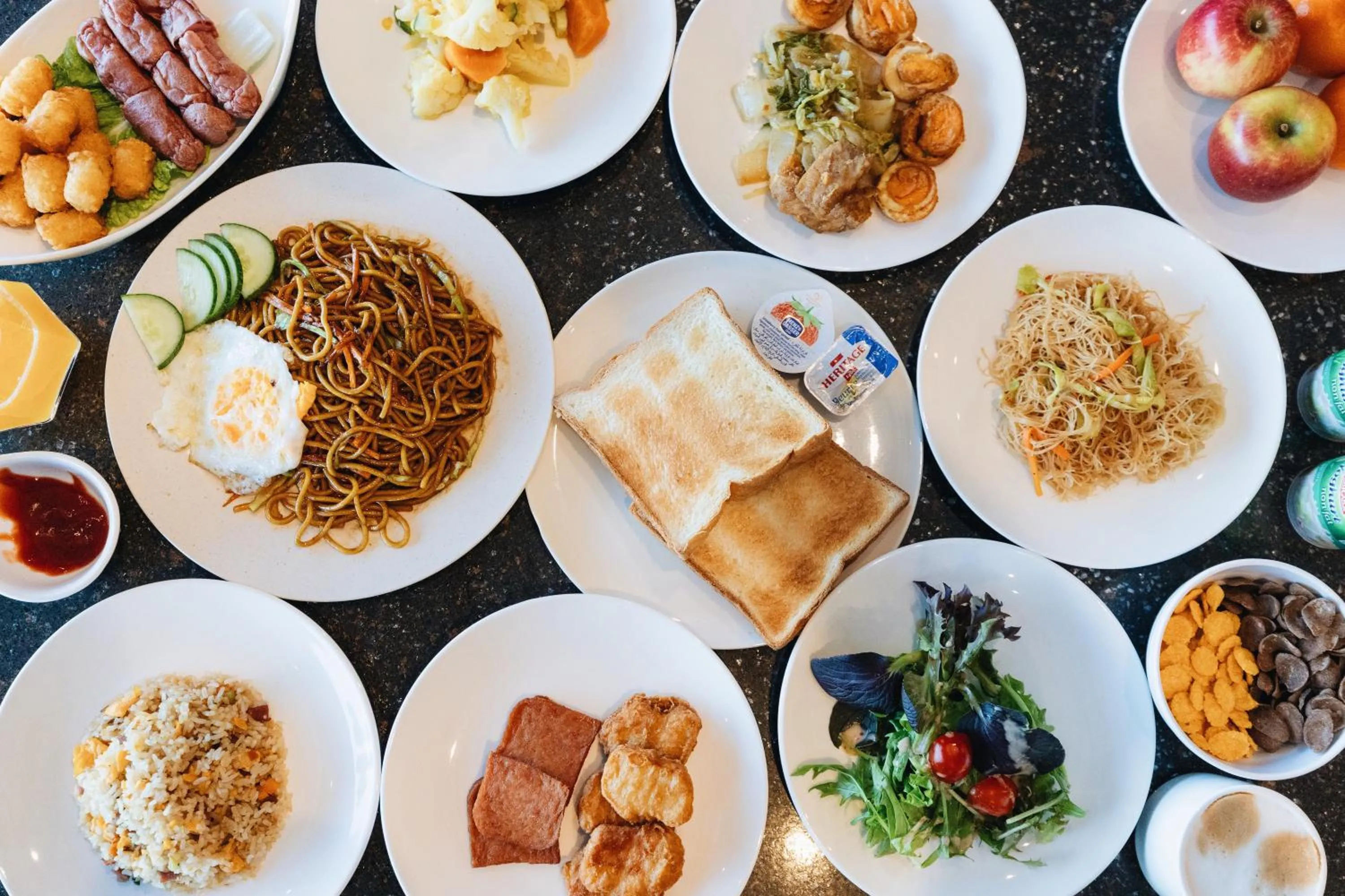 Restaurant/places to eat in Louis Kienne Serviced Residences - Havelock