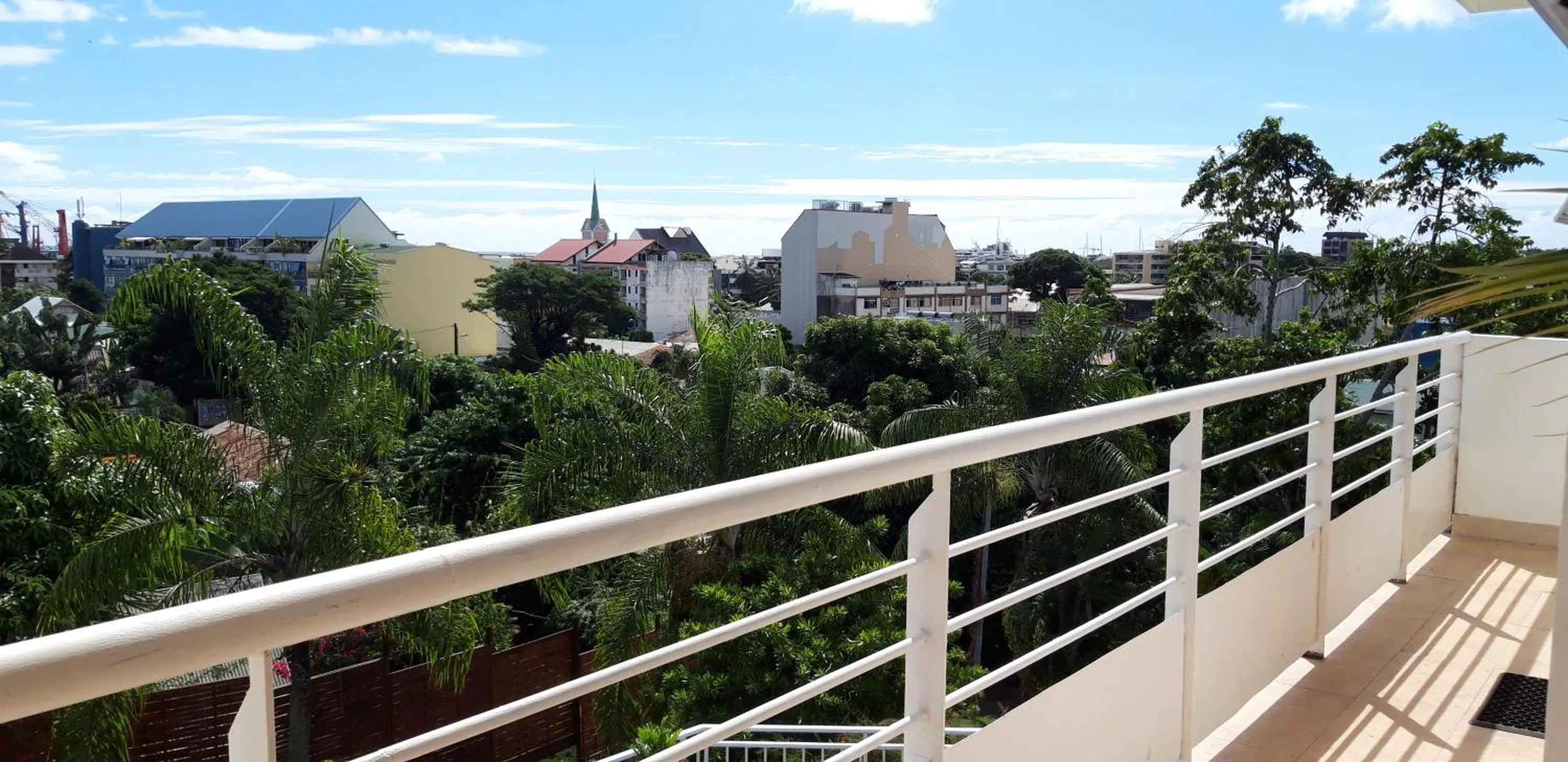 City view in Fare Suisse Tahiti - Guesthouse