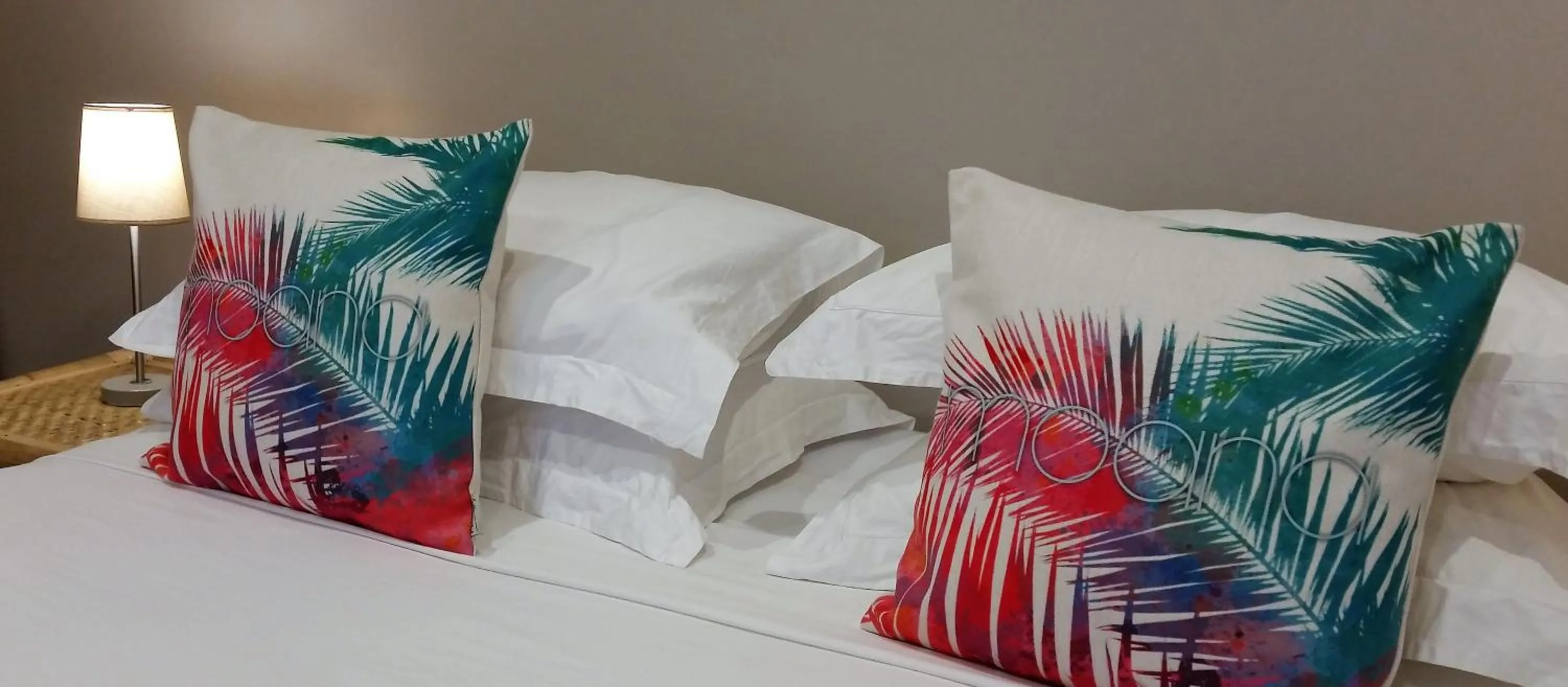 Decorative detail, Bed in Fare Suisse Tahiti - Guesthouse