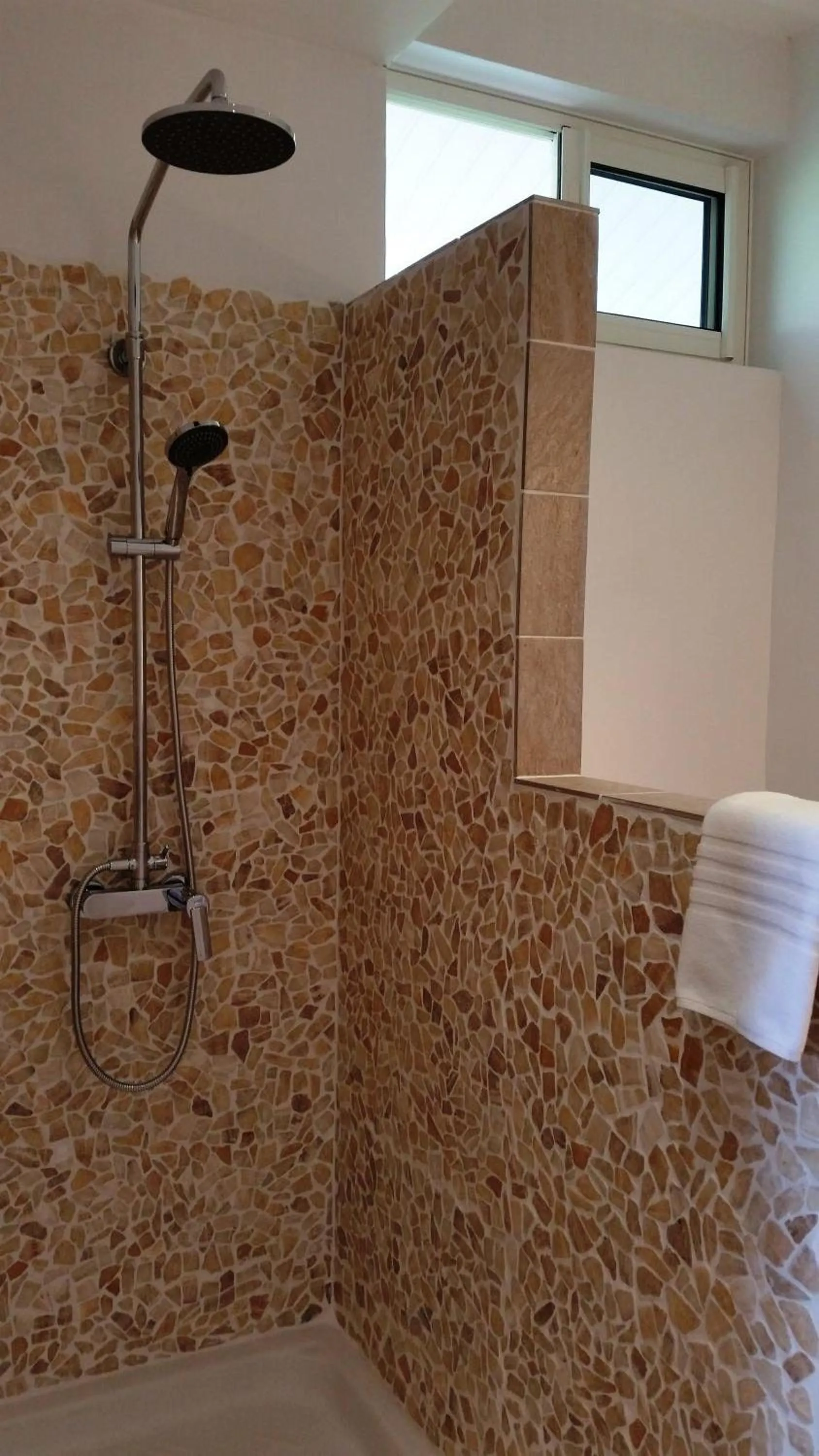 Shower in Fare Suisse Tahiti - Guesthouse