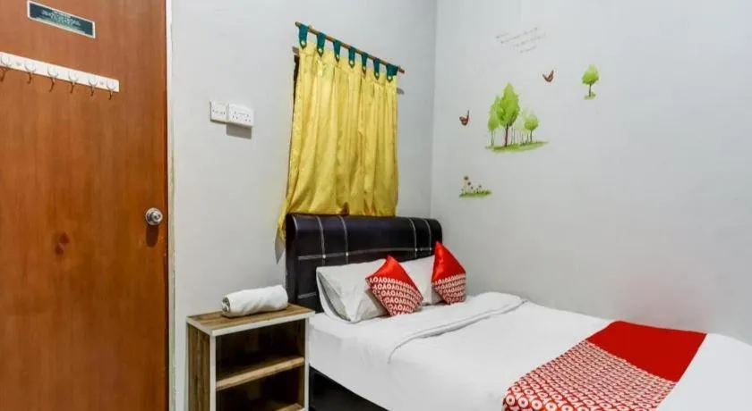 Bed in OYO 91296 Nagoya Guesthouse