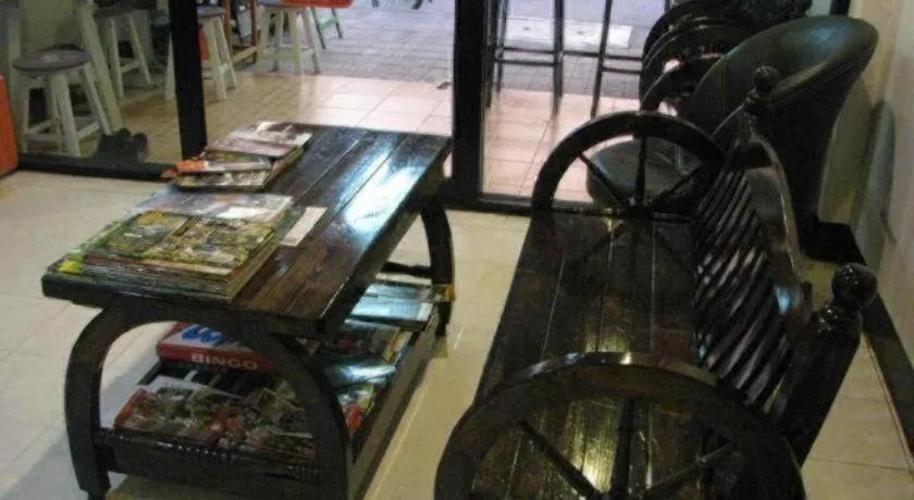 NEAR THE PARK BACKPACK HOUSE