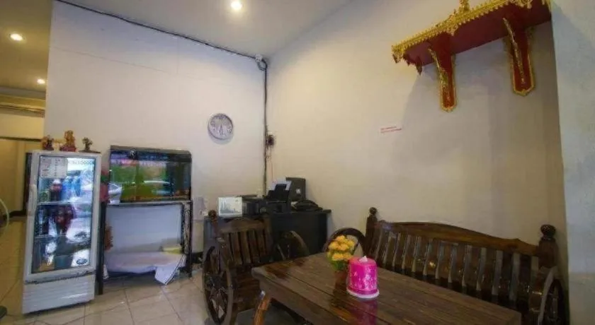 NEAR THE PARK BACKPACK HOUSE