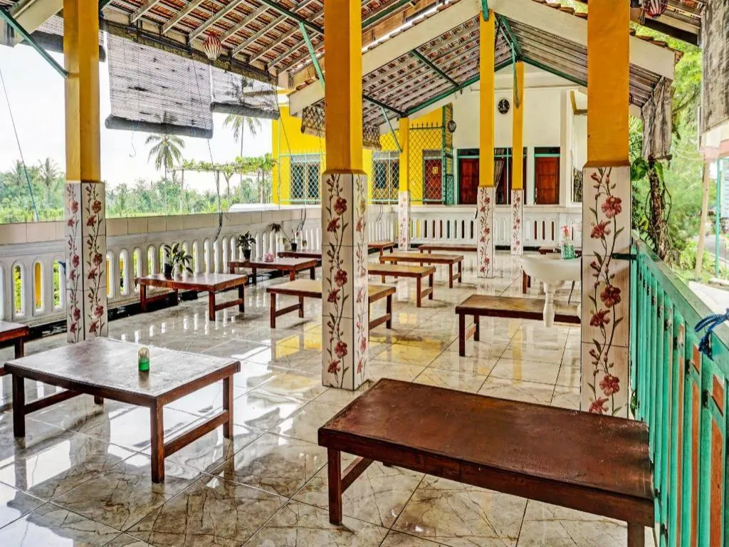 OYO 92215 Ampiran Bromo Syariah