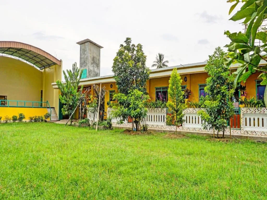 OYO 92215 Ampiran Bromo Syariah