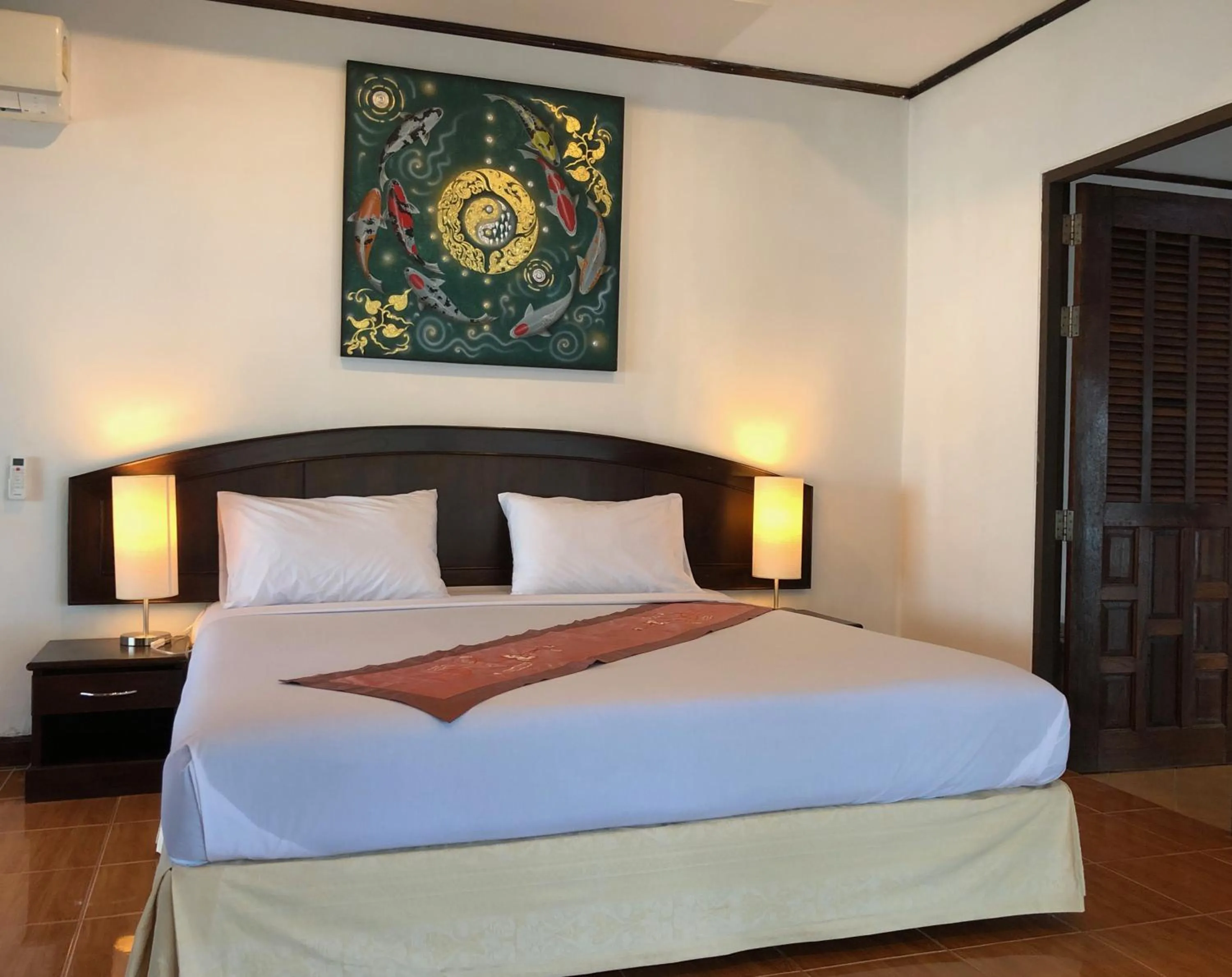 Bedroom, Bed in Noble House Beach Resort