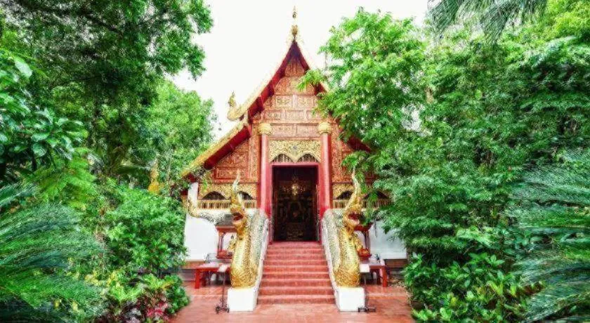 croissant hotel and cafe