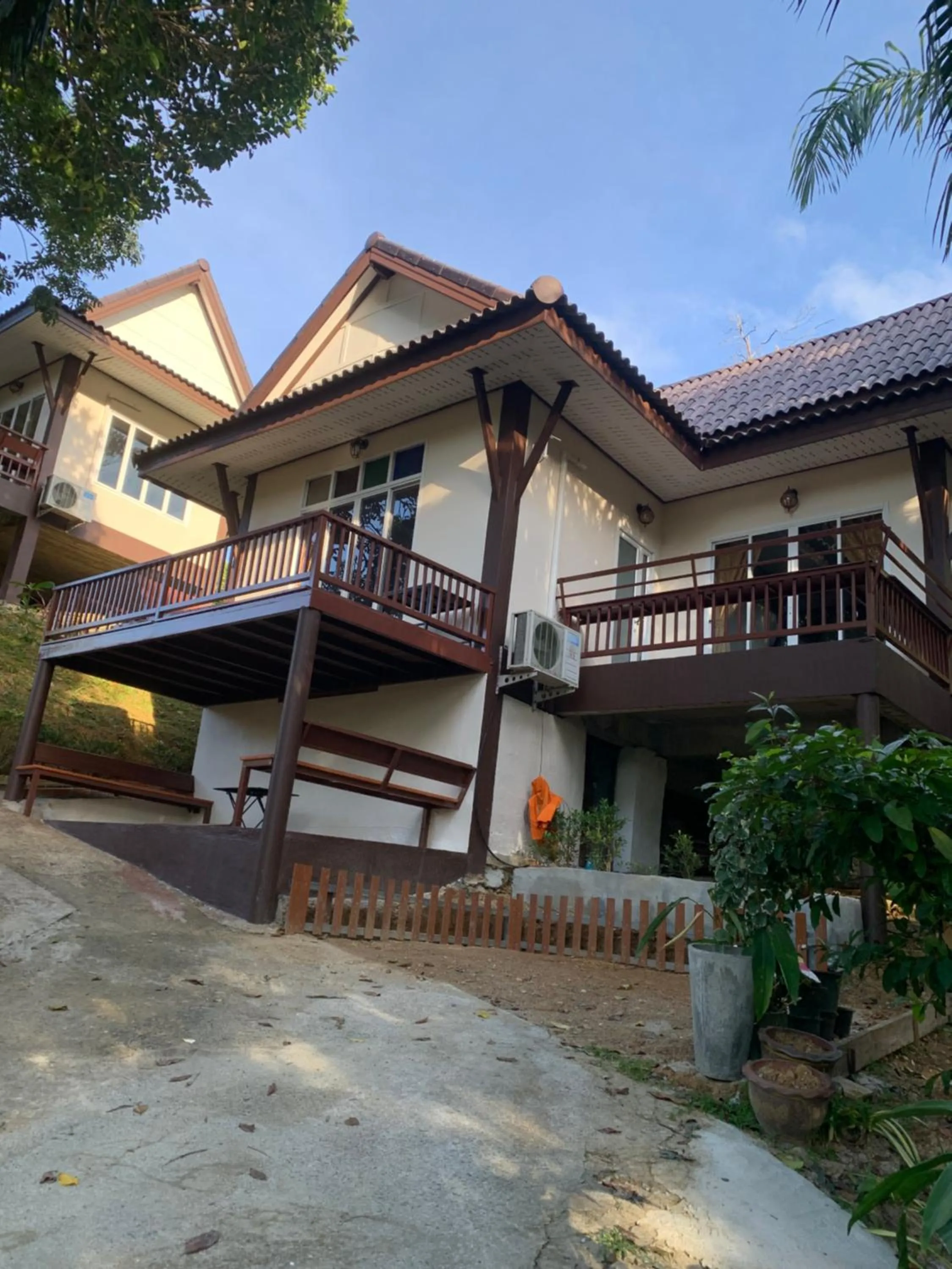 Property building in Phuchawee Lanta